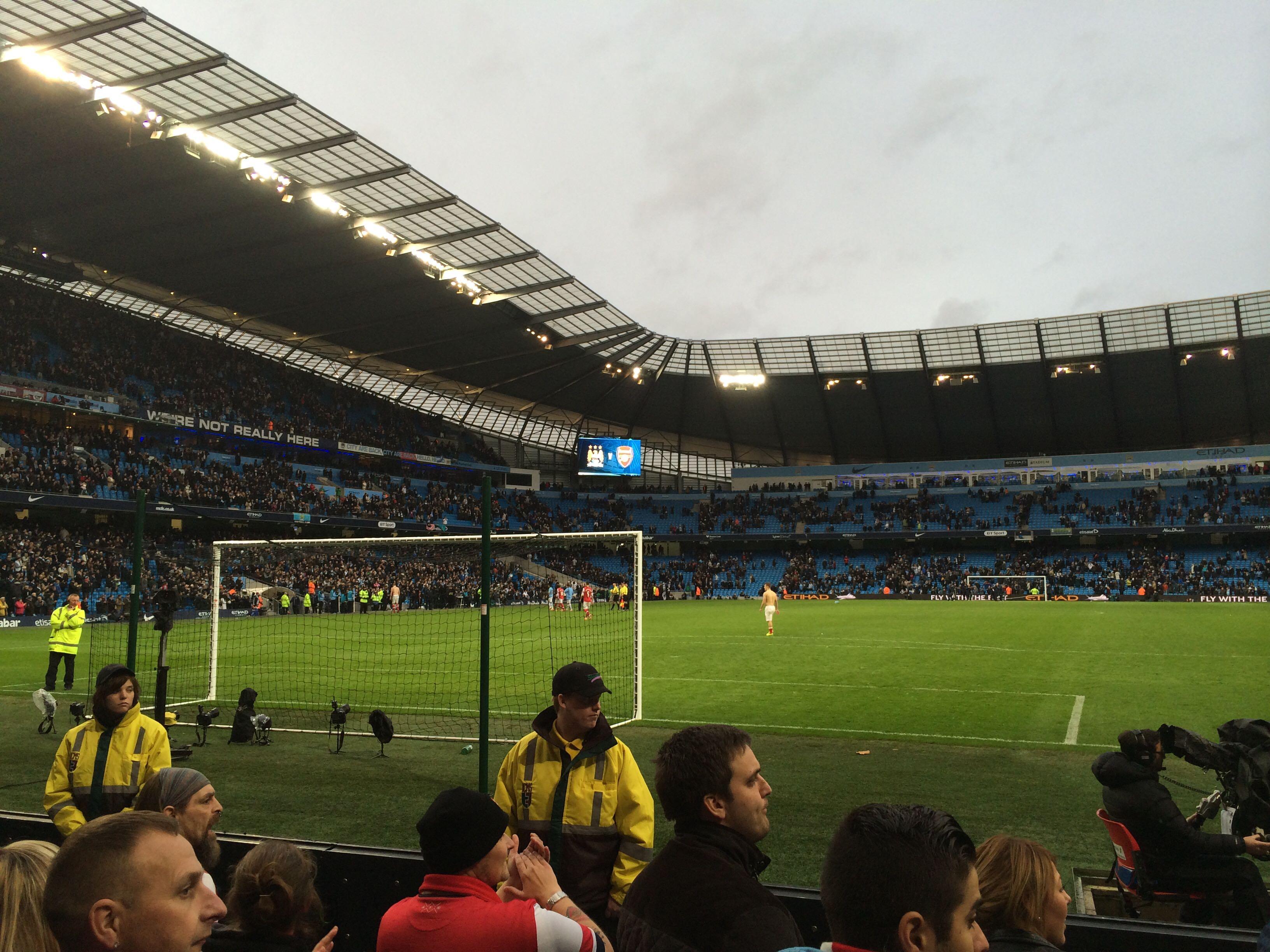 在俱乐部管 在俱乐部管